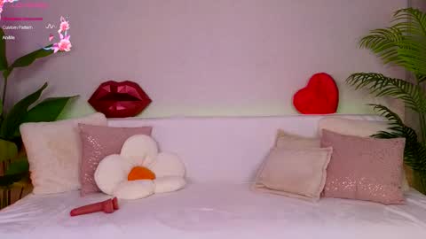 Snapshot of lana_me chatting on 09/15/25, 02:33 Milana online show from 09/15/25, 02:33