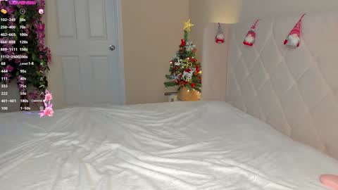 Snapshot of lana_moreno chatting on 12/18/24, 07:52 Lana online show from 12/18/24, 07:52