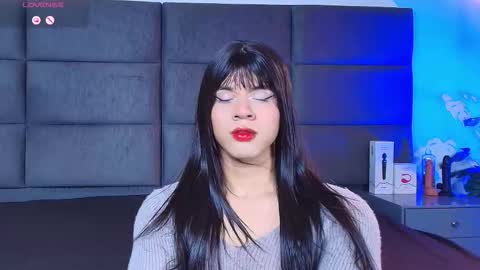 Snapshot of lana_presscot chatting on 03/23/26, 10:58 valentino moon online show from 03/23/26, 10:58