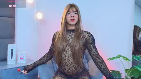 Snapshot of lana_presscot chatting on 04/02/26, 12:30 valentino moon online show from 04/02/26, 12:30