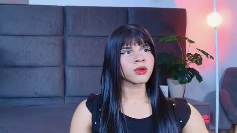 Snapshot of lana_presscot chatting on 04/13/26, 12:27 valentino moon online show from 04/13/26, 12:27