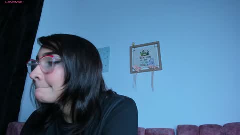 Snapshot of lana_sin chatting on 10/24/25, 04:20 lana_sin online show from 10/24/25, 04:20