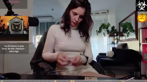 Snapshot of lana_the_virus chatting on 10/27/25, 02:32 Lana The Virus online show from 10/27/25, 02:32