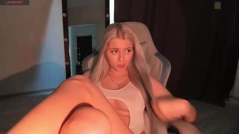 Lana online show from 09/14/25, 10:14