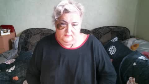 lanacat555 online show from 12/20/25, 09:38