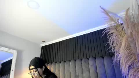 Lana online show from 07/11/26, 11:02