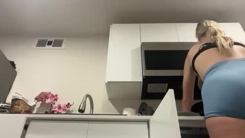 Snapshot of lanademira chatting on 02/25/26, 11:14 lanademira online show from 02/25/26, 11:14