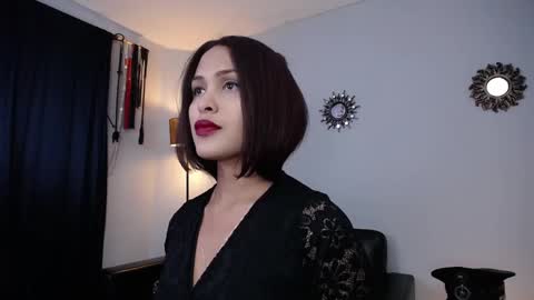 Snapshot of lanadoux_ chatting on 02/05/25, 12:20 Mistress Lana online show from 02/05/25, 12:20