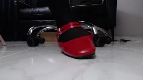 Snapshot of lanadoux_ chatting on 03/06/25, 05:43 Mistress Lana online show from 03/06/25, 05:43