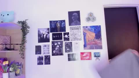 lanaherondale_ online show from 09/25/25, 10:24