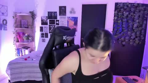 lanaherondale_ online show from 11/30/25, 09:13