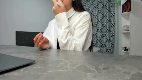 Snapshot of lanalandd chatting on 12/10/24, 01:32 Lana online show from 12/10/24, 01:32