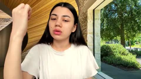 Snapshot of lanalandd chatting on 09/19/25, 09:43 Lana online show from 09/19/25, 09:43