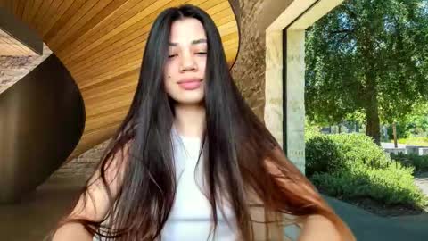 Snapshot of lanalandd chatting on 10/04/25, 10:02 Lana online show from 10/04/25, 10:02