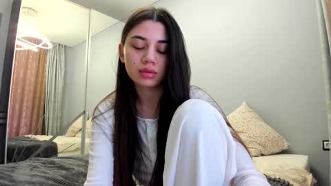 Snapshot of lanalandd chatting on 10/16/25, 02:18 Lana online show from 10/16/25, 02:18