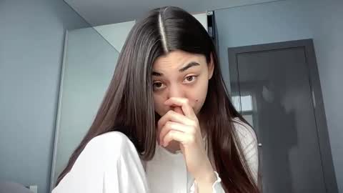 Snapshot of lanalandd chatting on 11/15/25, 11:18 Lana online show from 11/15/25, 11:18