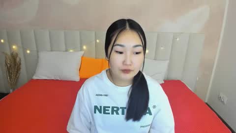 Snapshot of lanameiz chatting on 11/12/25, 09:32 Lana online show from 11/12/25, 09:32