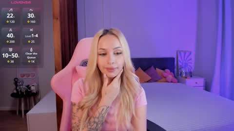 Lana online show from 12/22/25, 03:58