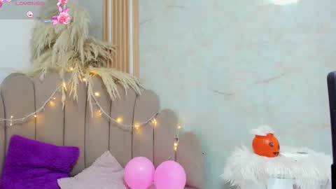 Snapshot of lanarioss chatting on 10/14/25, 05:08 lana online show from 10/14/25, 05:08