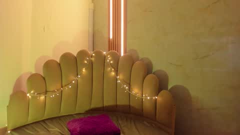 Snapshot of lanarioss chatting on 11/04/25, 04:55 lana online show from 11/04/25, 04:55