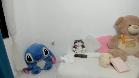 Snapshot of lanarouse1 chatting on 02/19/25, 08:01 Lana online show from 02/19/25, 08:01