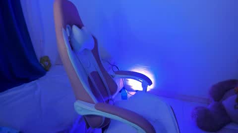 Snapshot of lanarouse1 chatting on 10/15/25, 11:05 Lana online show from 10/15/25, 11:05