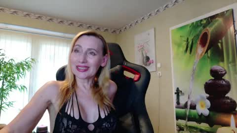Lana online show from 06/13/26, 05:55