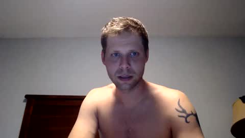 Snapshot of lancehardin chatting on 06/11/26, 12:32 Lance online show from 06/11/26, 12:32