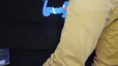 Snapshot of lancehardwood222 chatting on 12/18/24, 01:37 LANCE online show from 12/18/24, 01:37