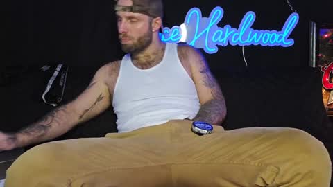 Snapshot of lancehardwood222 chatting on 12/20/24, 01:25 LANCE online show from 12/20/24, 01:25