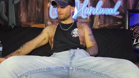 Snapshot of lancehardwood222 chatting on 01/05/25, 01:35 LANCE online show from 01/05/25, 01:35