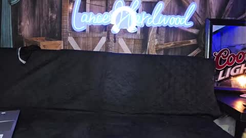 Snapshot of lancehardwood222 chatting on 02/04/25, 01:56 LANCE online show from 02/04/25, 01:56