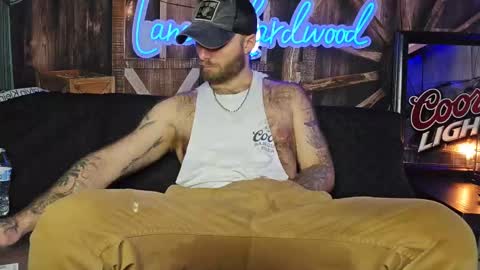 Snapshot of lancehardwood222 chatting on 03/03/25, 02:15 LANCE online show from 03/03/25, 02:15