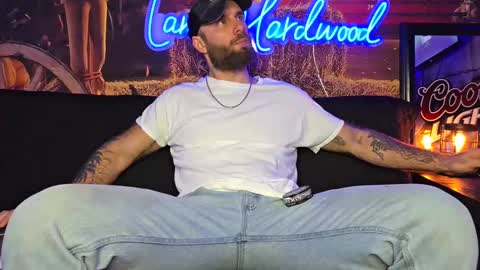 Snapshot of lancehardwood222 chatting on 10/04/25, 12:19 LANCE online show from 10/04/25, 12:19