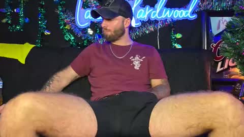 Snapshot of lancehardwood222 chatting on 11/06/25, 01:17 LANCE online show from 11/06/25, 01:17