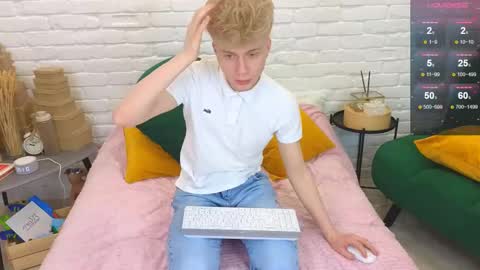 Snapshot of landel_boy chatting on 03/07/25, 10:21 Lanny online show from 03/07/25, 10:21