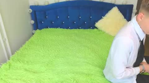 Snapshot of landel_boy chatting on 10/18/25, 05:43 Lanny online show from 10/18/25, 05:43