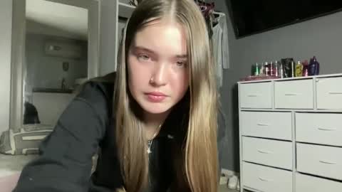 Snapshot of lanelizzie348 chatting on 09/17/25, 02:02 lanelizzie348 online show from 09/17/25, 02:02