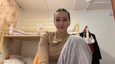 Snapshot of lanettegillom chatting on 04/21/26, 01:06 Vanilopa online show from 04/21/26, 01:06