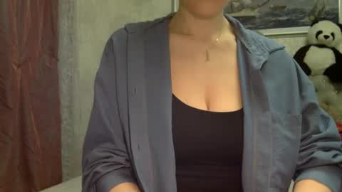 Snapshot of langoria chatting on 11/10/25, 09:03 langoria online show from 11/10/25, 09:03