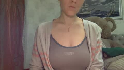 Snapshot of langoria chatting on 11/17/25, 07:52 langoria online show from 11/17/25, 07:52