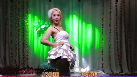 Snapshot of lankwaifong_cindy chatting on 04/21/26, 02:51 lankwaifong_cindy online show from 04/21/26, 02:51