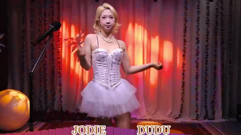Snapshot of lankwaifong_cindy chatting on 05/15/26, 03:02 lankwaifong_cindy online show from 05/15/26, 03:02