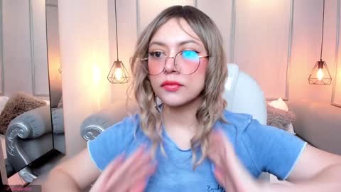 Lanna online show from 12/30/24, 11:48