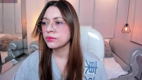 Lanna online show from 09/15/25, 11:43