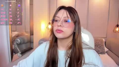 Lanna online show from 10/17/25, 11:57