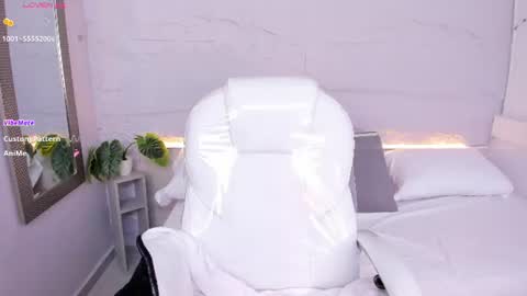 Snapshot of lanna_18_ chatting on 06/19/26, 11:25 Lanna online show from 06/19/26, 11:25