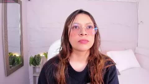 Snapshot of lanna_18_ chatting on 06/23/26, 11:41 Lanna online show from 06/23/26, 11:41