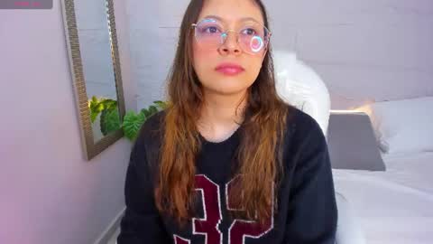 Snapshot of lanna_18_ chatting on 06/26/26, 11:36 Lanna online show from 06/26/26, 11:36