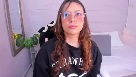 Snapshot of lanna_18_ chatting on 06/27/26, 11:37 Lanna online show from 06/27/26, 11:37